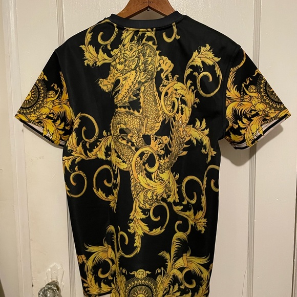 Mens tee shirt , can dress up or casual - Picture 2 of 2